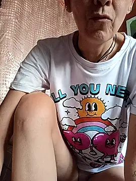 Snapshot of NanitaFun chatting on 12.04.25 NanitaFun online show from 12.04.25