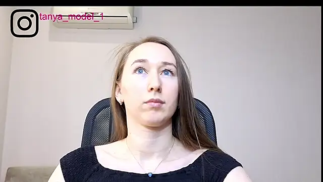 Snapshot of --Model--2 chatting on 11.15.25 --Model--2 online show from 11.15.25