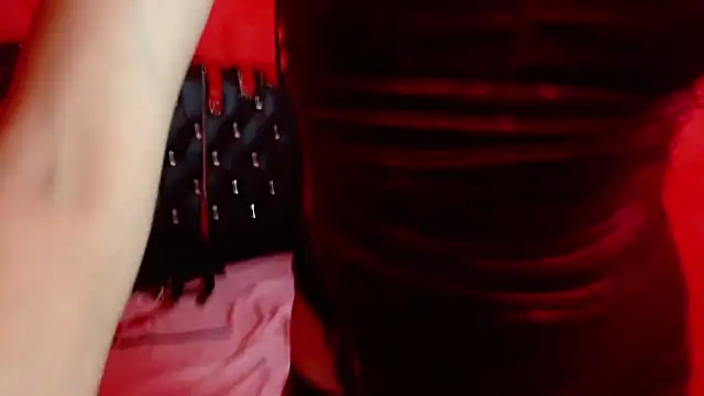 Ambar Roux  online show from 02.05.25