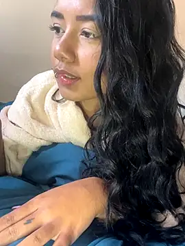 Snapshot of _Luana chatting on 12.02.24 Luana online show from 12.02.24