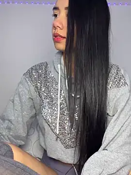 Snapshot of _Luana chatting on 01.14.25 Luana online show from 01.14.25