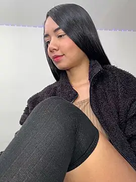 Snapshot of _Luana chatting on 01.20.25 Luana online show from 01.20.25