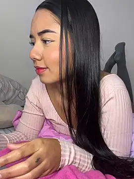 Snapshot of _Luana chatting on 01.22.25 Luana online show from 01.22.25