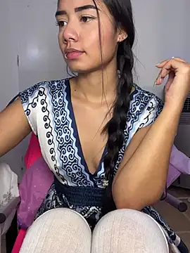 Snapshot of _Luana chatting on 01.30.25 Luana online show from 01.30.25
