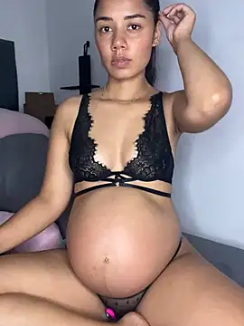 Snapshot of _Luana chatting on 01.16.26 Luana online show from 01.16.26