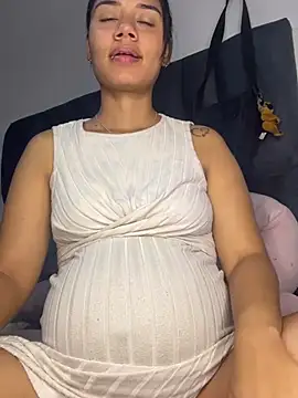 Snapshot of _Luana chatting on 02.20.26 Luana online show from 02.20.26