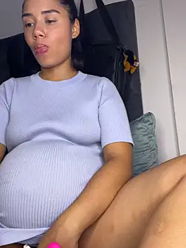 Snapshot of _Luana chatting on 03.03.26 Luana online show from 03.03.26