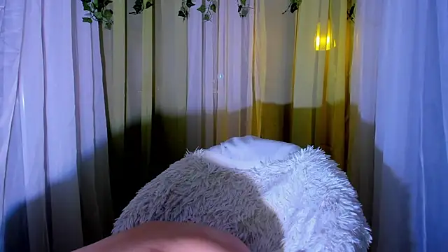 Snapshot of Lioneass chatting on 12.15.24 Lioneass online show from 12.15.24