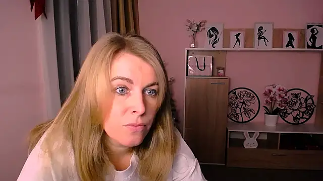 Hot Milady online show from 12.24.24