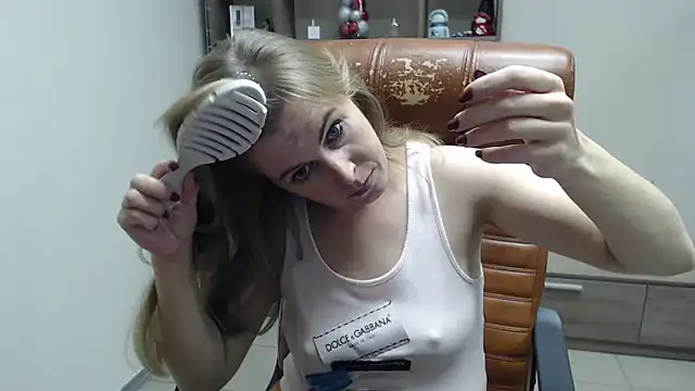 Hot Milady online show from 11.20.25