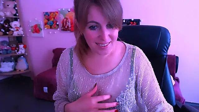 Snapshot of Hot_Milady chatting on 04.21.26 Hot Milady online show from 04.21.26