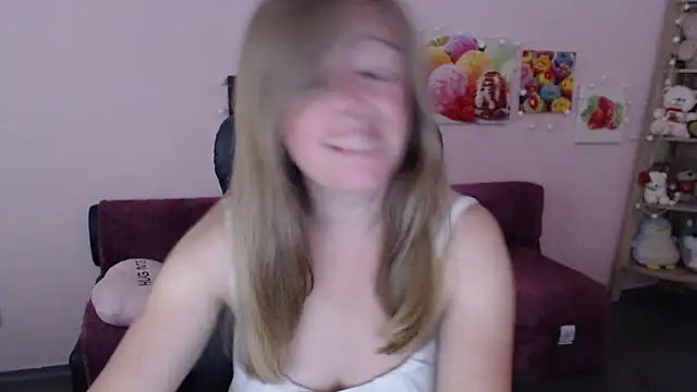 Snapshot of Hot_Milady chatting on 06.17.26 Hot Milady online show from 06.17.26