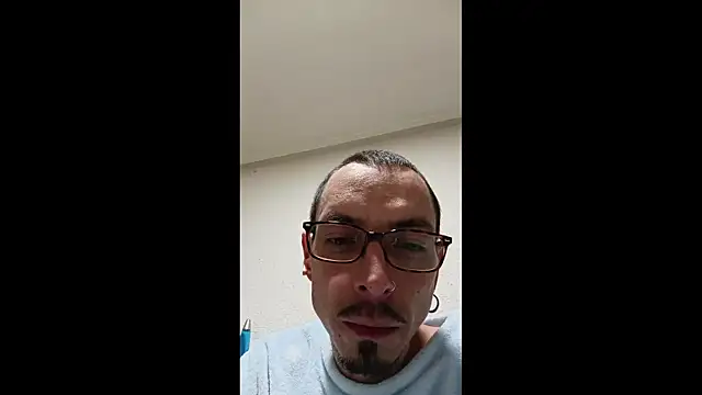 Snapshot of BaalPas chatting on 01.08.26 BaalPas online show from 01.08.26