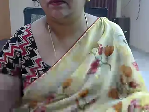 Snapshot of Naughty_Nityaa chatting on 02.11.25 Naughty Nityaa online show from 02.11.25