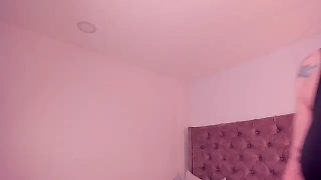 gabby london online show from 06.30.26