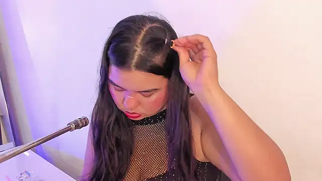 klhoe boobs online show from 04.06.26