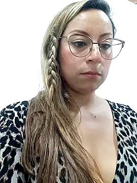 Snapshot of Katalina_S3xy chatting on 01.28.25 Katalina S3xy online show from 01.28.25