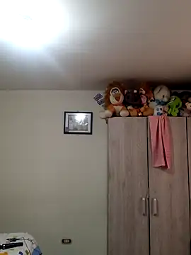 Snapshot of Katalina_S3xy chatting on 02.14.25 Katalina S3xy online show from 02.14.25