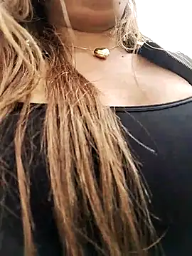Snapshot of Katalina_S3xy chatting on 03.20.25 Katalina S3xy online show from 03.20.25
