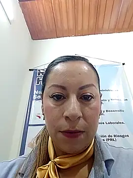 Snapshot of Katalina_S3xy chatting on 10.17.25 Katalina S3xy online show from 10.17.25