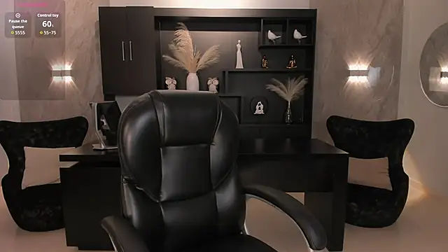 ValeriaRoldanX online show from 10.18.25