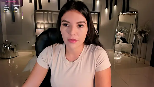 ValeriaRoldanX online show from 11.19.25