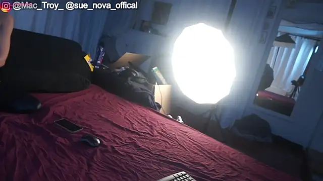 MacTroy online show from 12.03.25