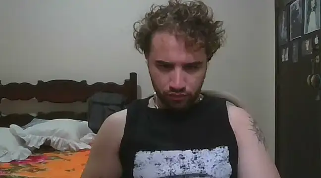 Snapshot of TomAlex chatting on 02.08.25 TomAlex online show from 02.08.25