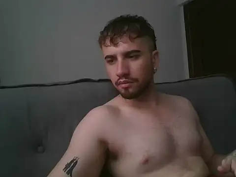 Snapshot of TomAlex chatting on 05.05.26 TomAlex online show from 05.05.26