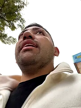 JuanZapata33 online show from 11.05.25