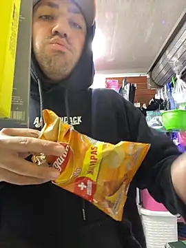 JuanZapata33 online show from 11.19.25