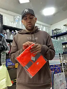 Snapshot of JuanZapata33 chatting on 02.14.26 JuanZapata33 online show from 02.14.26