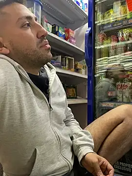 Snapshot of JuanZapata33 chatting on 02.25.26 JuanZapata33 online show from 02.25.26