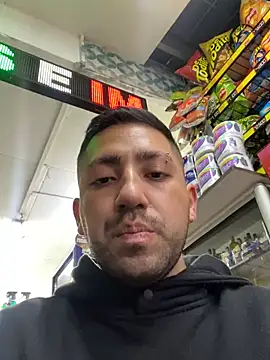 Snapshot of JuanZapata33 chatting on 02.26.26 JuanZapata33 online show from 02.26.26