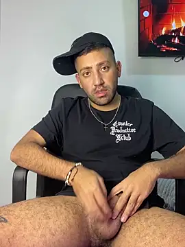 Snapshot of JuanZapata33 chatting on 03.11.26 JuanZapata33 online show from 03.11.26