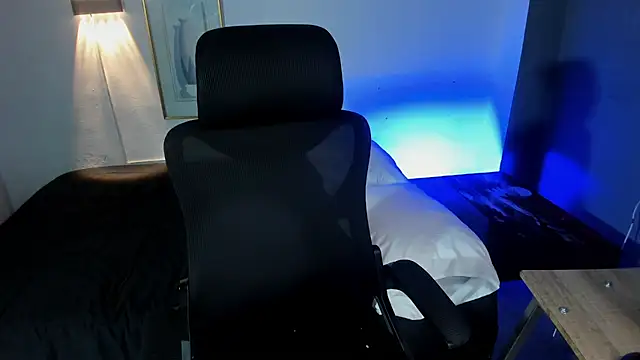 Travistanner 28 online show from 11.29.25