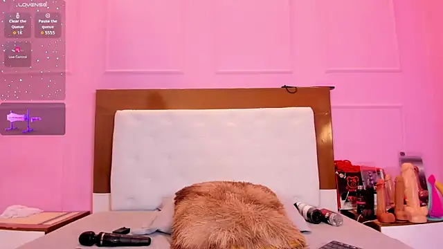 alysonJackson online show from 11.04.25