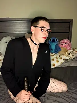 YourFavTwinkie online show from 11.05.25