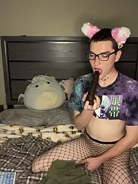 YourFavTwinkie online show from 11.08.25