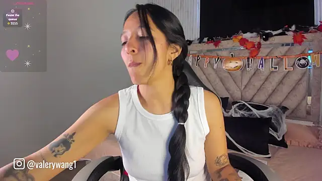 Valery wang online show from 10.16.25