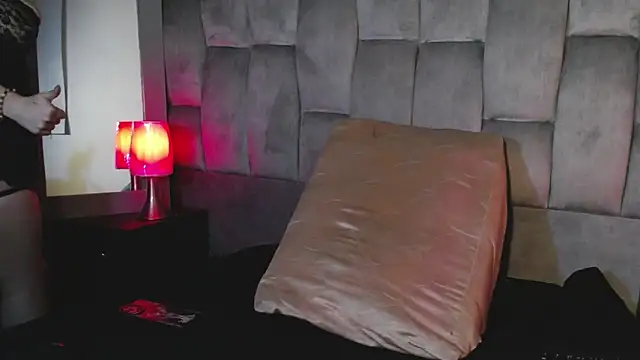 kittyhouse hs online show from 02.12.25