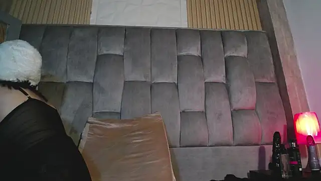 kittyhouse hs online show from 02.12.25