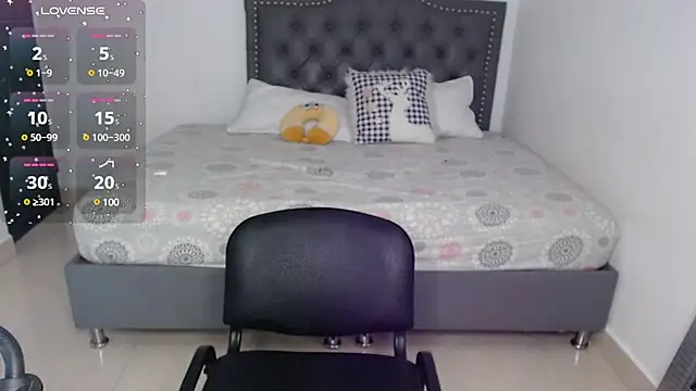 Snapshot of pamela_ chatting on 12.18.24 pamela  online show from 12.18.24