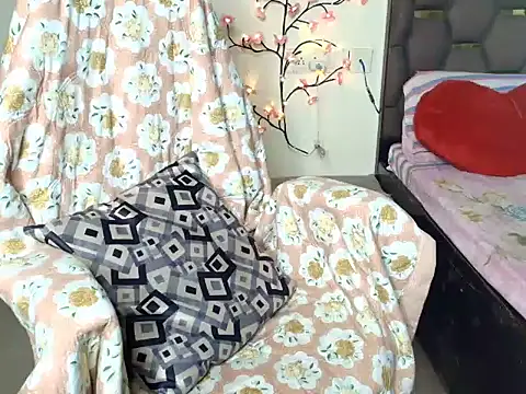 CUTE princess 143 online show from 05.13.26