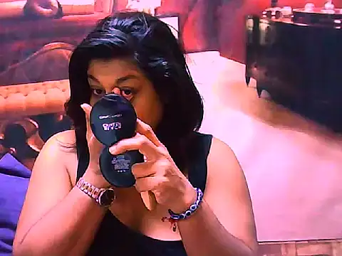 Snapshot of indianCherryPie chatting on 04.28.26 indianCherryPie online show from 04.28.26