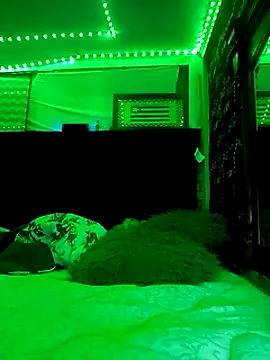 Snapshot of christphor chatting on 12.11.24 christphor online show from 12.11.24