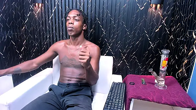 Snapshot of LarryCollin chatting on 02.12.25 LarryCollin online show from 02.12.25
