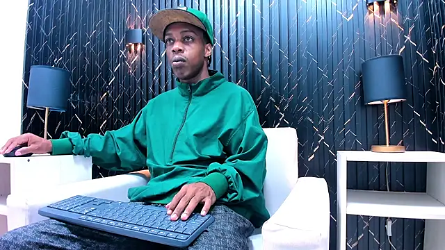 Snapshot of LarryCollin chatting on 02.26.25 LarryCollin online show from 02.26.25