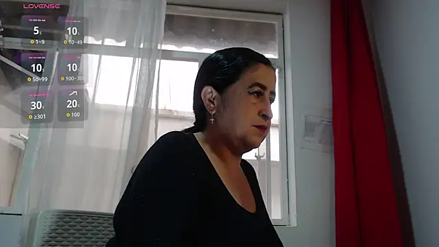 Snapshot of anita_s3x chatting on 11.13.25 anita s3x online show from 11.13.25