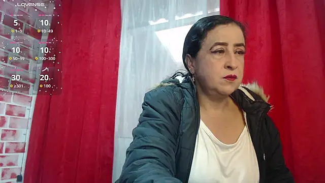 Snapshot of anita_s3x chatting on 11.17.25 anita s3x online show from 11.17.25